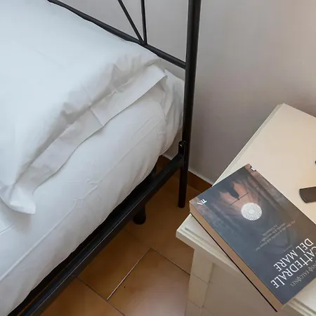 I-host - De Sanctis 52 Milan